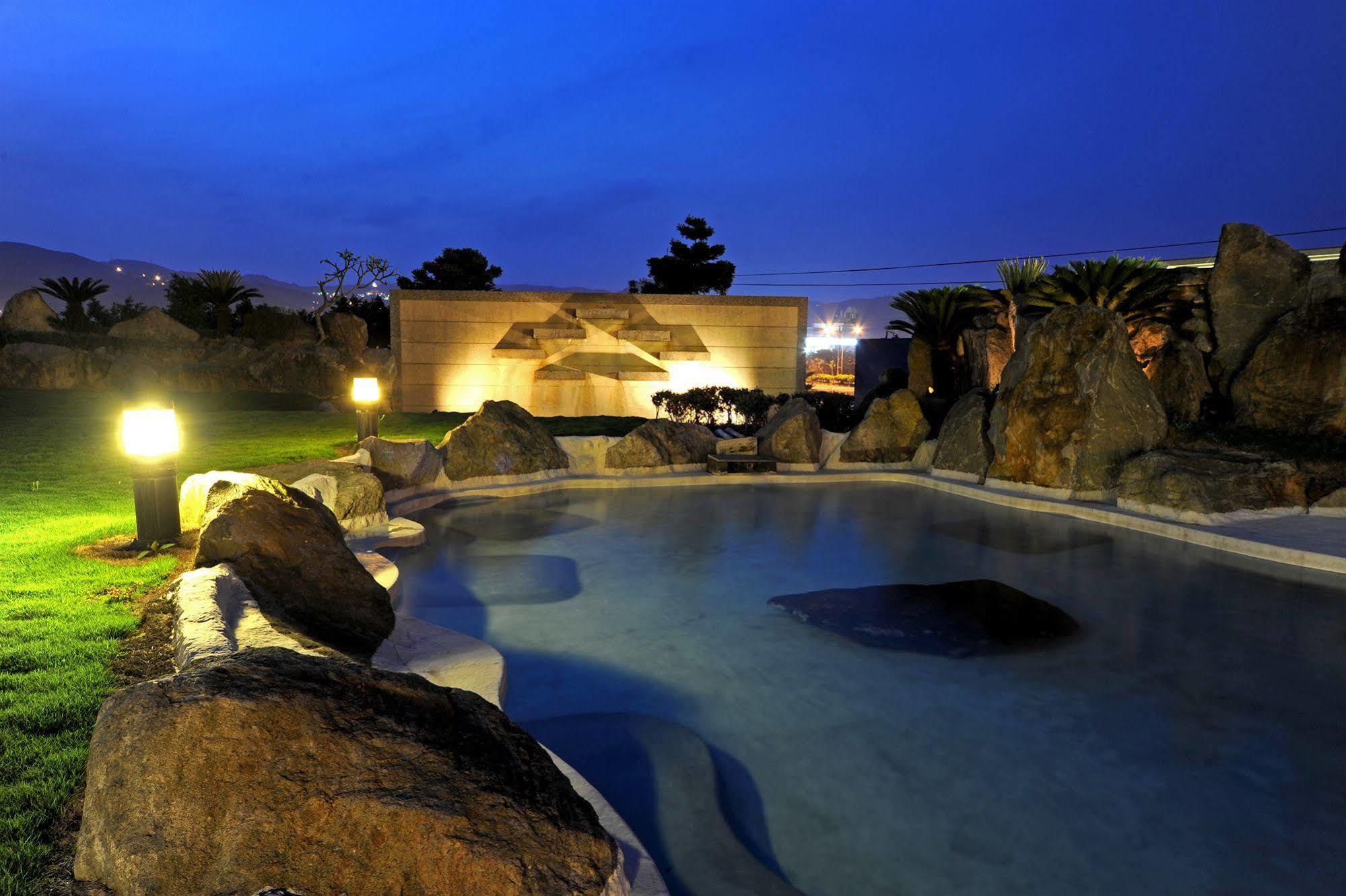 Chat Hot Spring Resort Keelung Exterior photo